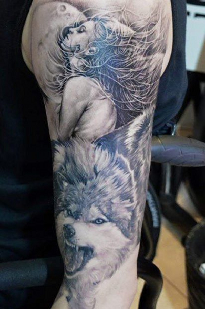 手臂月亮与一个美丽的女人和狼纹身图案