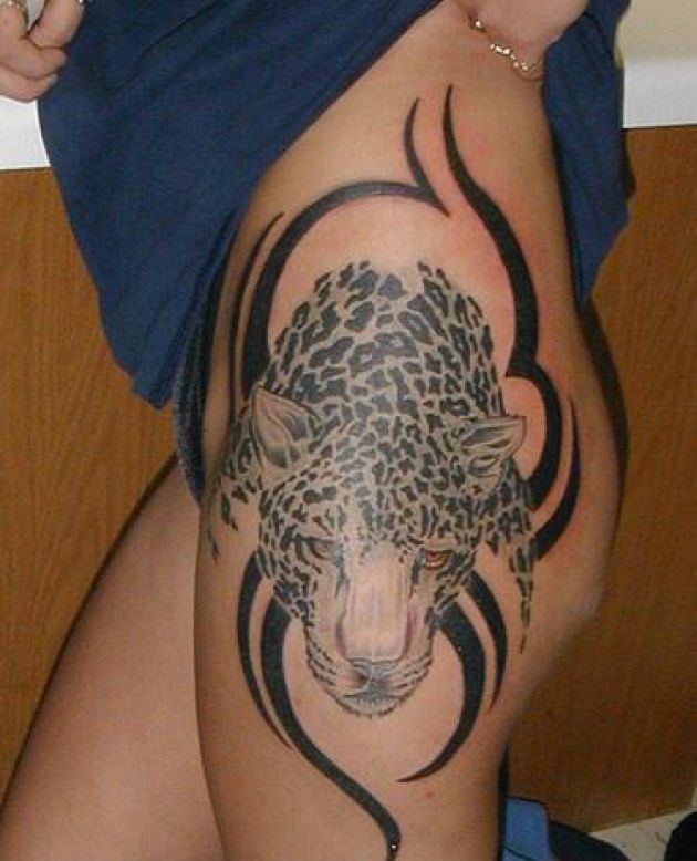 美丽的黑白猎豹头大腿纹身图案