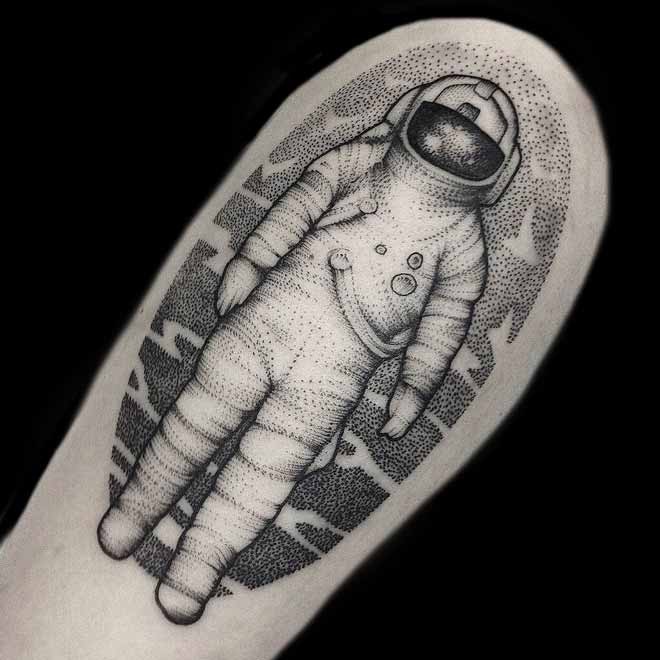 点刺风格黑色宇航员纹身图案