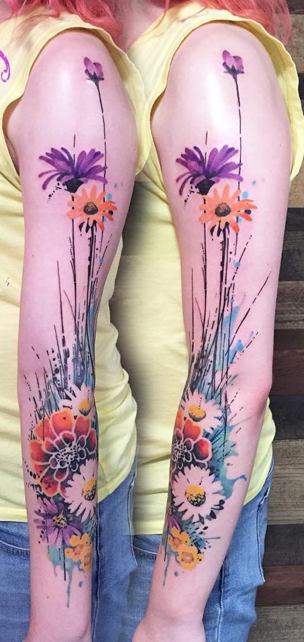 手臂梦幻彩绘美丽的大花朵纹身图案