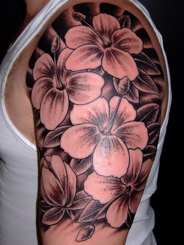 男子手臂很棒的黑色花卉纹身图案