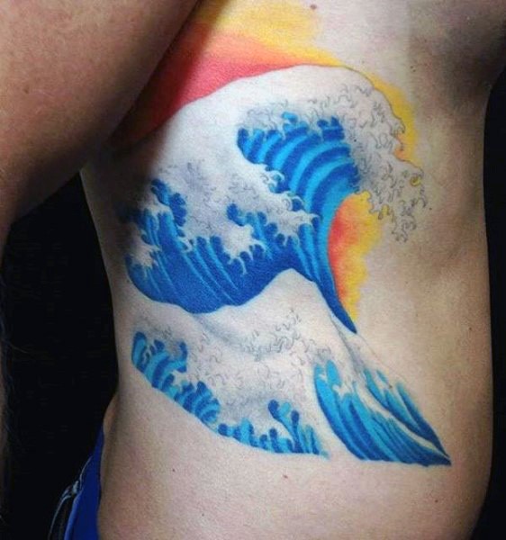 侧肋美丽彩色波浪纹身图案