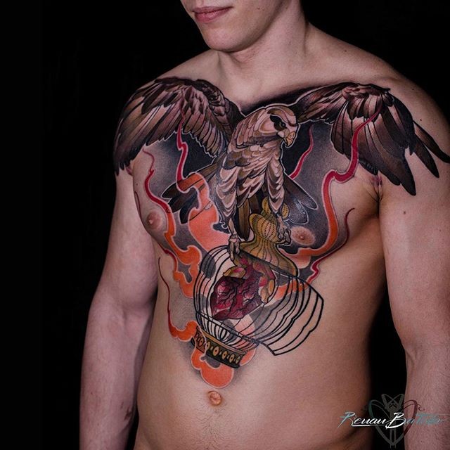 男性胸部漂亮的老鹰笼子心脏纹身图案