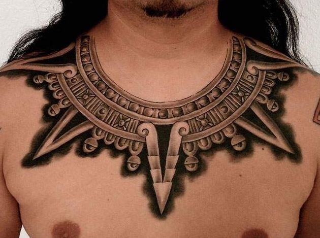 胸部阿兹特克项链图腾纹身图案