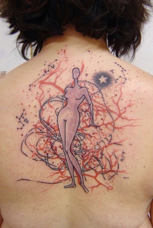 背部彩色线条的女子剪影纹身图案