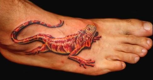 脚背美丽多彩的蜥蜴纹身图案