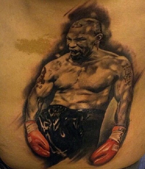 背部彩色迈克泰森肖像纹身图案