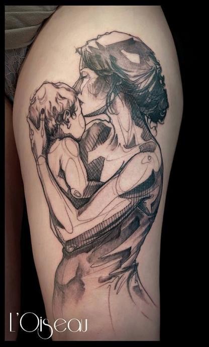 大腿素描风格黑白母亲和婴儿纹身图案
