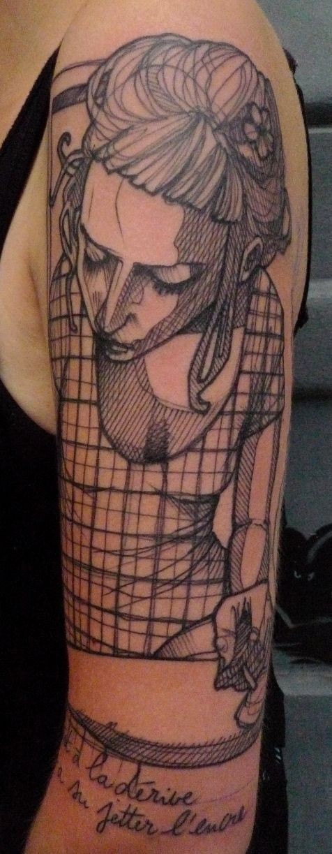 大臂素描风格黑色线条女人纹身图案