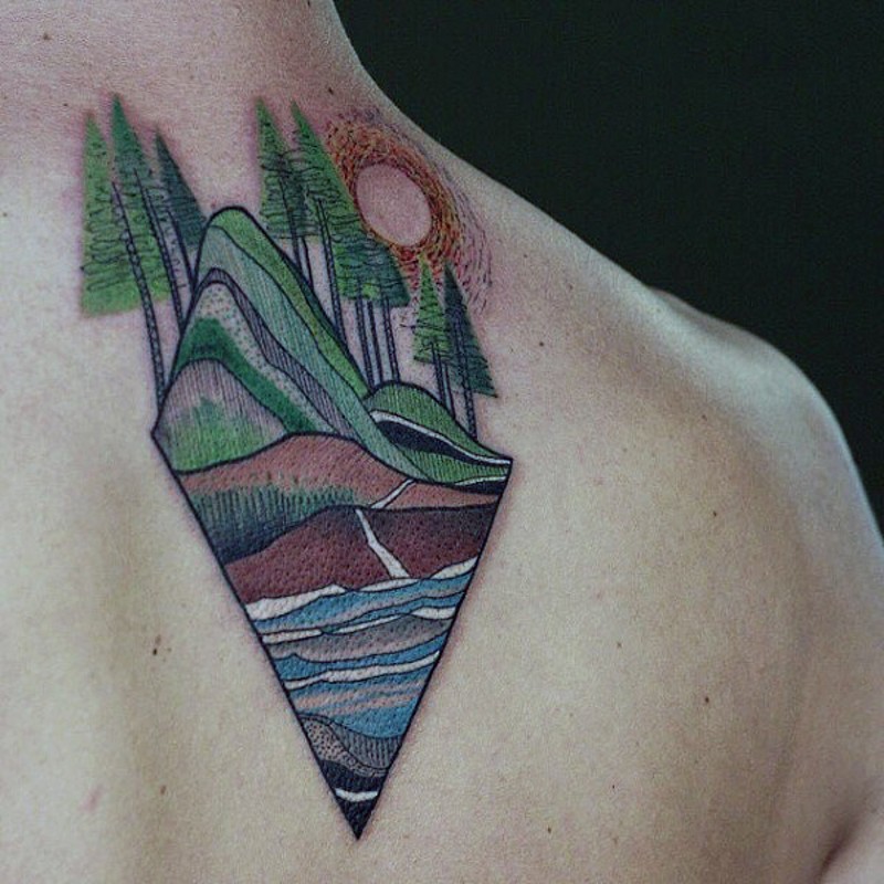 背部彩绘好看的几何森林纹身图案