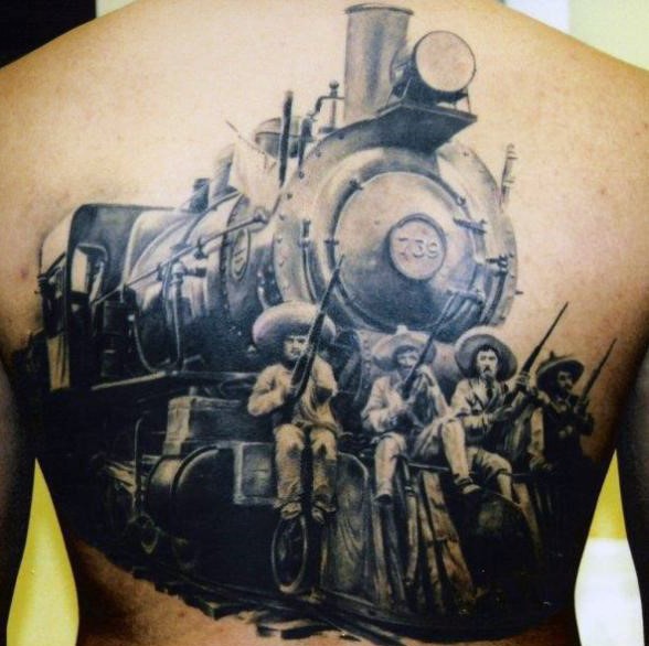 背部华丽逼真的西方火车与牛仔纹身图案