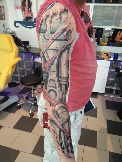 彩绘奇妙的铁机器手臂纹身图案