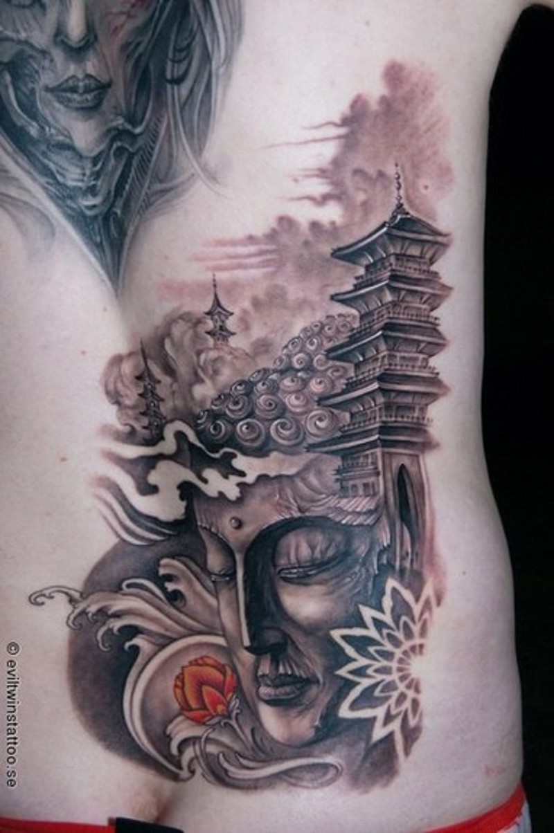 背部辉煌的佛像与寺庙和莲花纹身图案