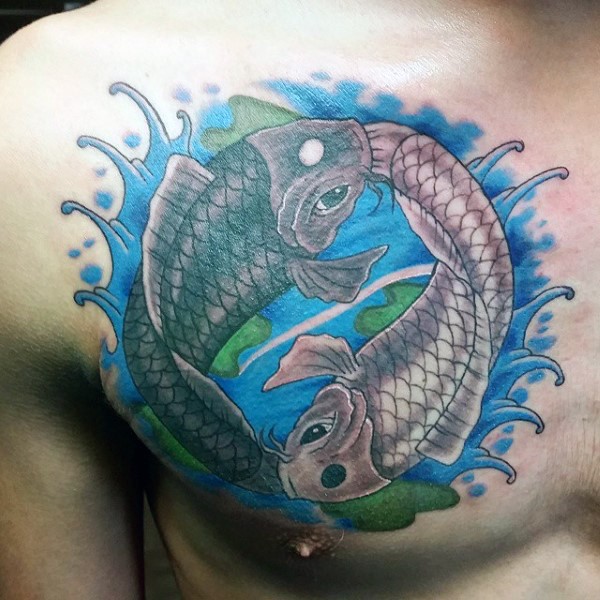 胸部圆形的东方鲤鱼组合阴阳八卦纹身图案