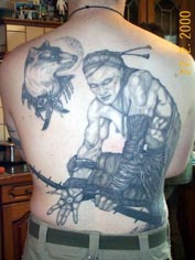 背部武士与狗纹身图案