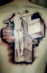 背部超现实的受难耶稣纹身图案