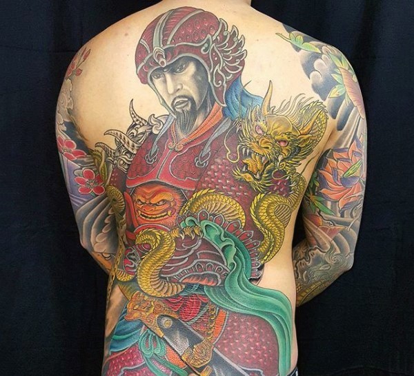 亚洲风格满背五彩战士结合金龙纹身图案