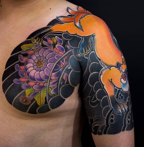 亚洲风格丰富多彩的狐狸菊花半甲纹身图案
