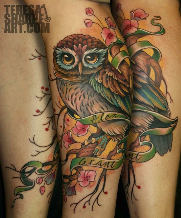 漂亮的彩色猫头鹰花朵字母纹身图案