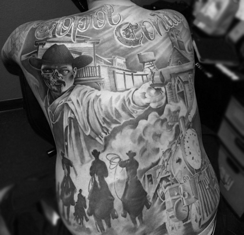 背部难以置信的黑白西方主题纹身图案