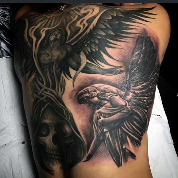 背部巨大的黑白神秘天使和骷髅纹身图案