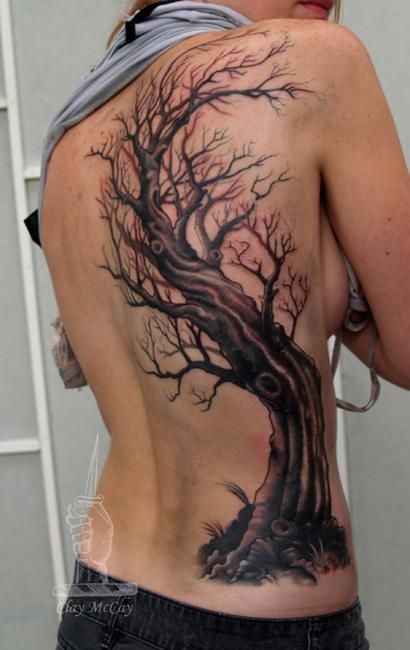 背部神秘的设计老树纹身图案
