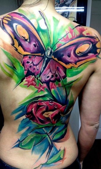 背部水彩花朵蝴蝶个性纹身图案