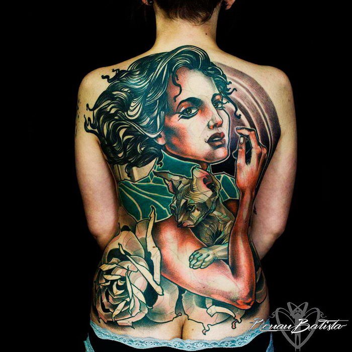 背部插画风格彩色的女人与猫纹身图案