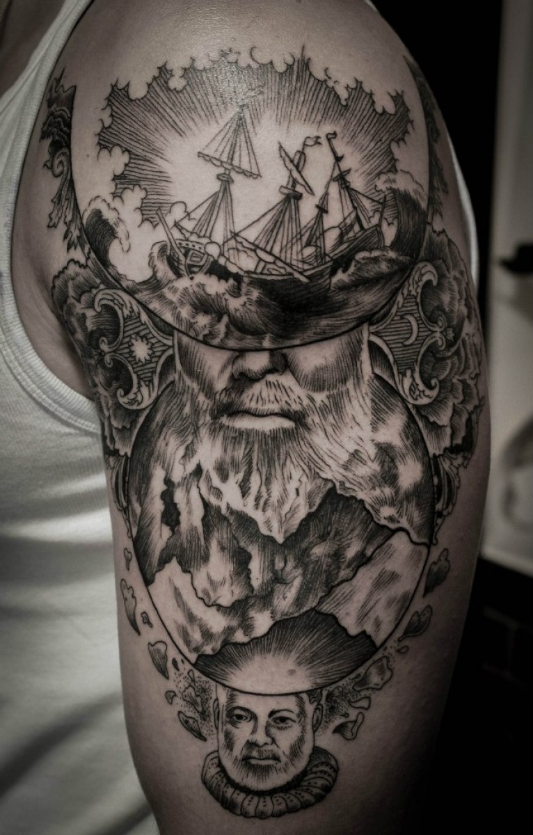 大臂雕刻风格黑色帆船与胡须老人纹身图案