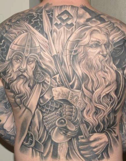 背部黑色海盗战士纹身图案