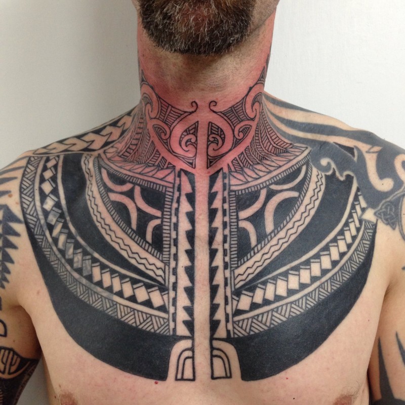 颈部和胸部部落几何图腾纹身图案