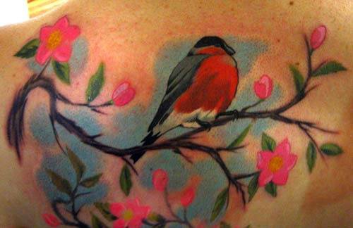树上的花朵与红腹灰雀纹身图案
