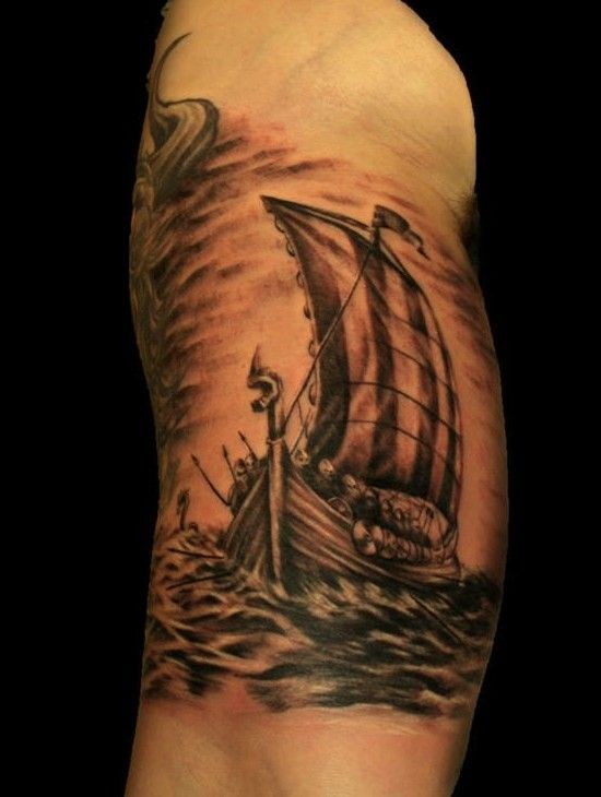 手臂海盗船个性纹身图案