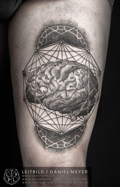 大腿惊人的点刺几何拼贴和大脑纹身图案