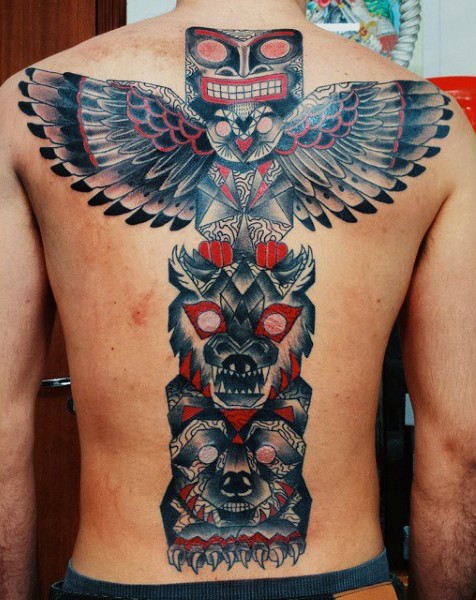 背部惊人的大量彩色部落塑像纹身图案
