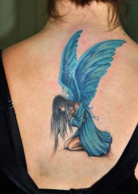 蓝色悲伤的精灵背部纹身图案