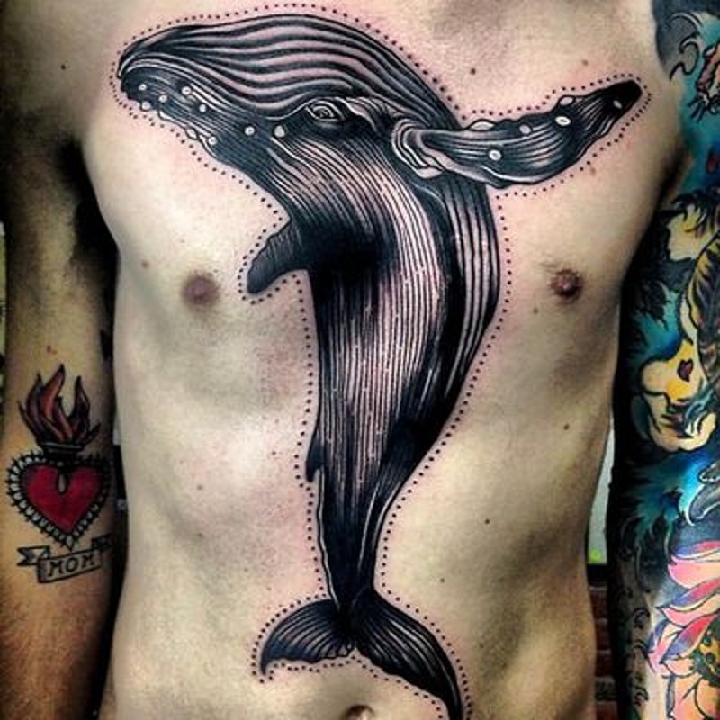 胸部巨大的黑色鲸鱼纹身图案