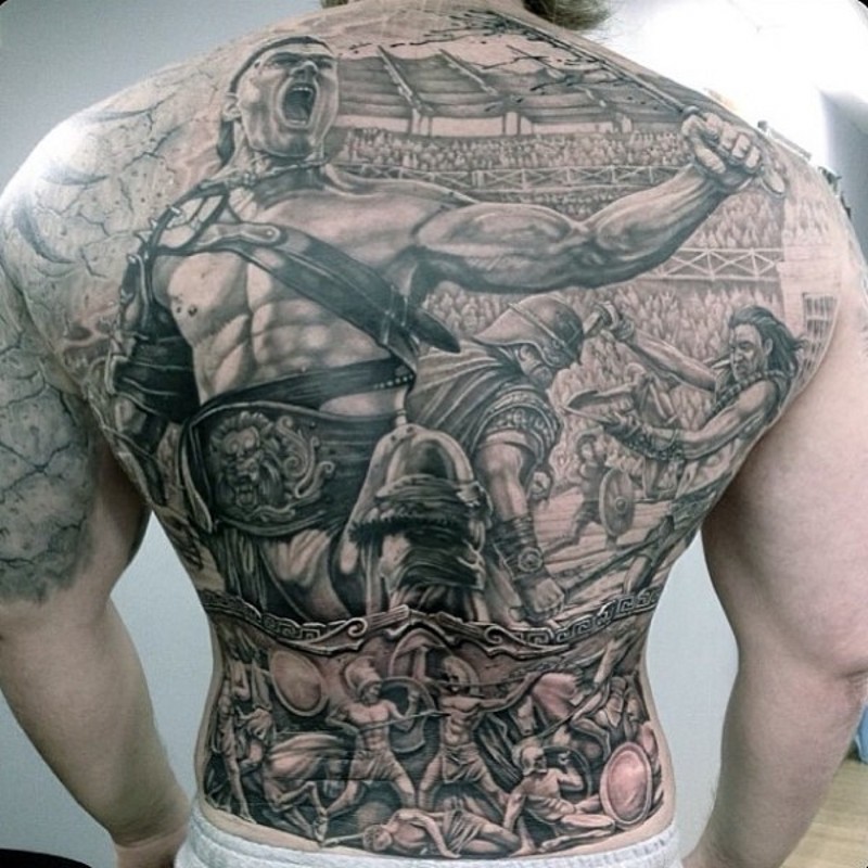 背部希腊时代的角斗士战斗纹身图案