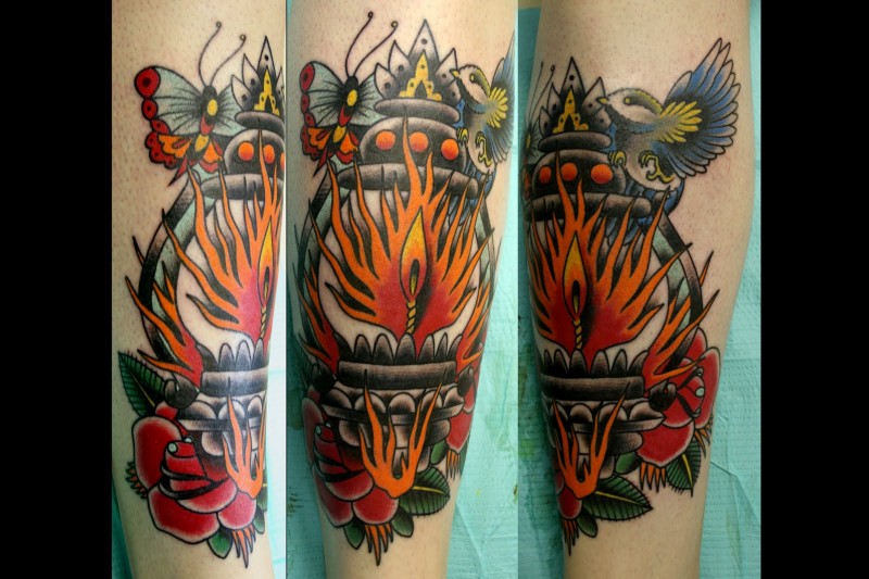 现代传统风格彩色火焰与小鸟和蝴蝶纹身图案