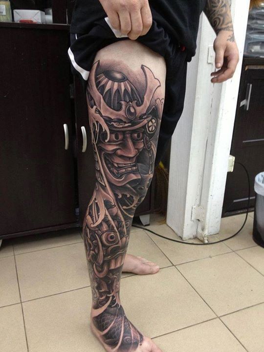 腿部日式的武士面具纹身图案