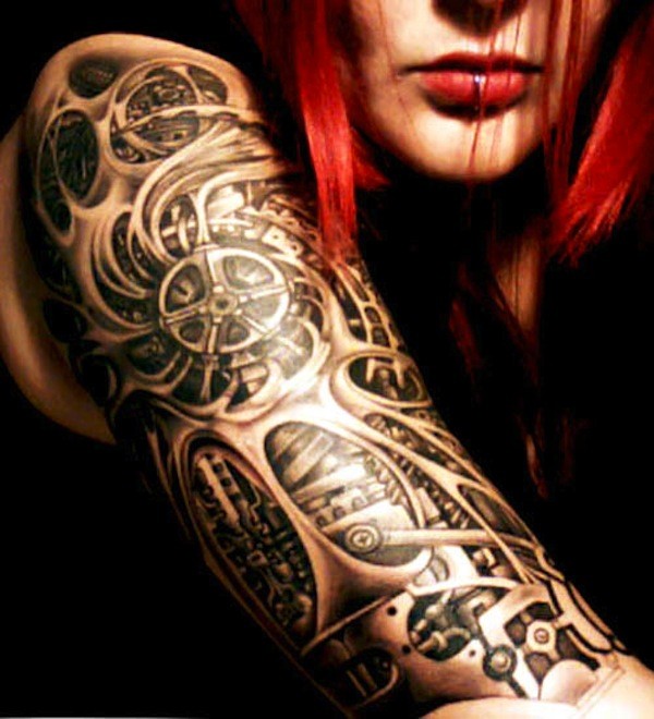 女生手臂黑色生物力学齿轮纹身图案