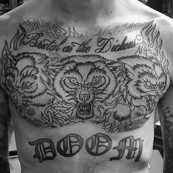 胸部old school地狱犬和火焰字符纹身图案