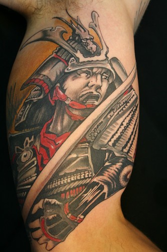 大臂内侧的日本武士纹身图案
