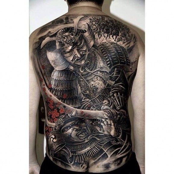背部两个武士伟大的战役纹身图案
