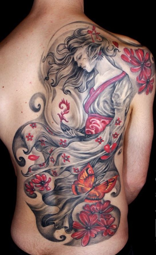 背部优雅的灰色艺妓与红色花卉纹身图案