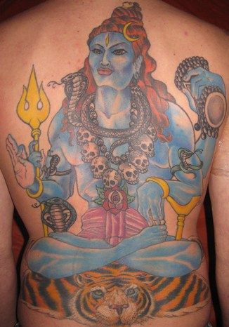 背部蓝色印度神像与老虎纹身图案