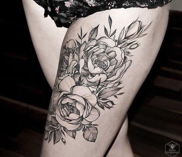 大腿好看的黑白大花纹身图案