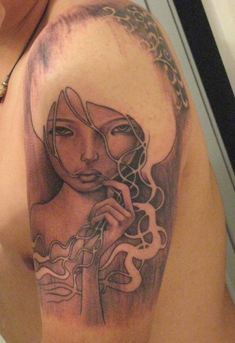东方女子肖像手臂纹身图案