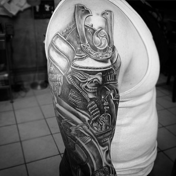 大臂非常细致的亚洲武士纹身图案