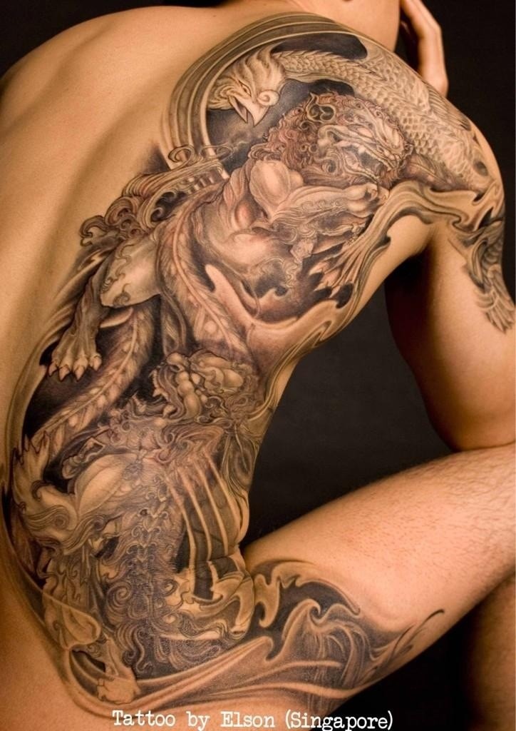 背部美丽的中国风狮子纹身图案